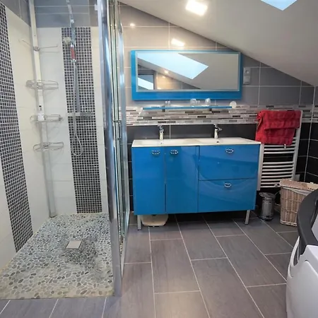 Loft 2 Descartes Alojamento de Acomodação e Pequeno-almoço Le Mans