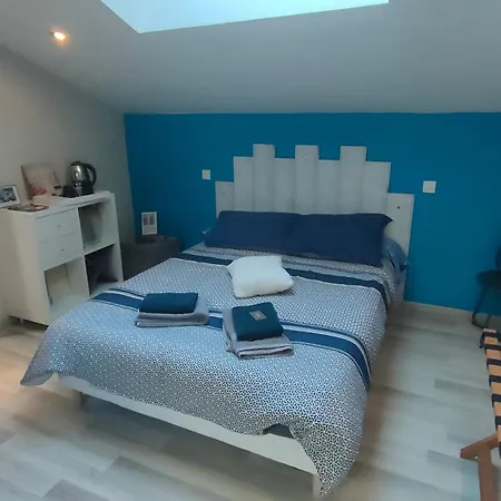 Loft 2 Descartes Alojamento de Acomodação e Pequeno-almoço Le Mans