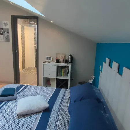 Bed & Breakfast Chambre Privative - Loft2 Descartes