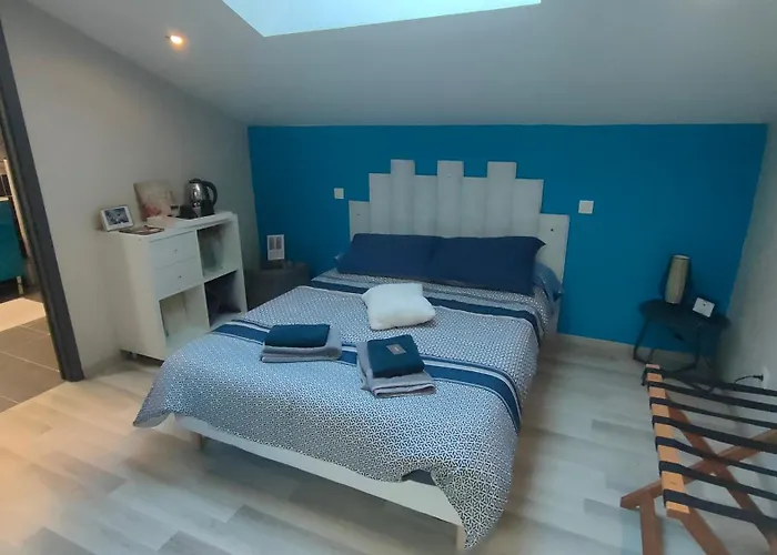 Loft 2 Descartes Alojamento de Acomodação e Pequeno-almoço Le Mans