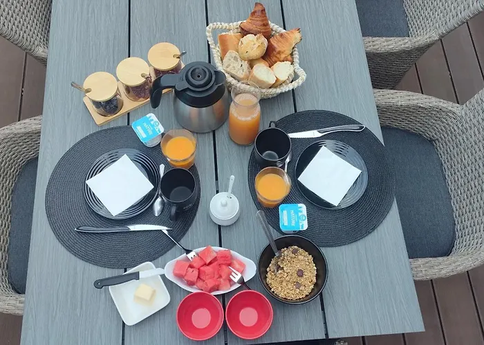 Loft 2 Descartes Alojamento de Acomodação e Pequeno-almoço Le Mans